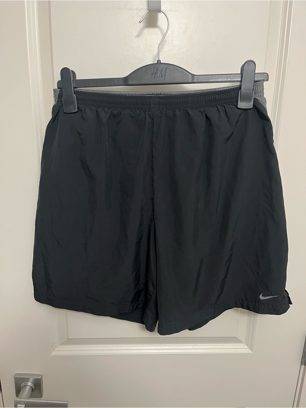 Nike Fit DRY Black Men's Lined Athletic Shorts in size L